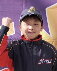 凌祐 (りょうすけ) 背番号4