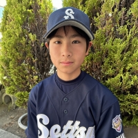 栗栖　颯（背番号49）